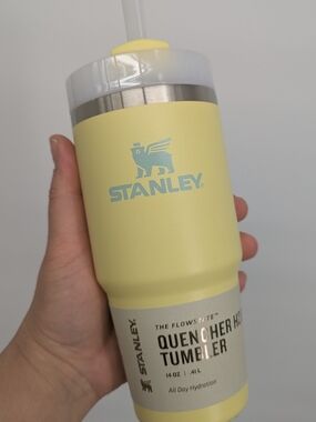 New STANLEY Quencher H2.0 Tumbler cup with straw 14 Oz Pomelo Yellow